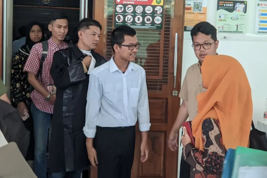 Eksepsi Ditolak dalam Perkara Faiz, Ujian Awal Hak Terdakwa di Meja Pengadilan