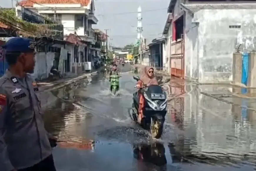 Potensi Rob Hingga Akhir Januari 2026, Aktivitas Ekonomi Pesisir Jatim Beresiko Terganggu