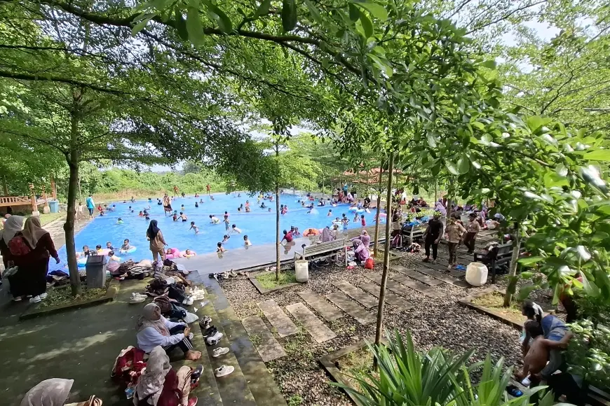 Kolam Renang Wagos Gresik, Oase Murah Meriah di Gresik Utara