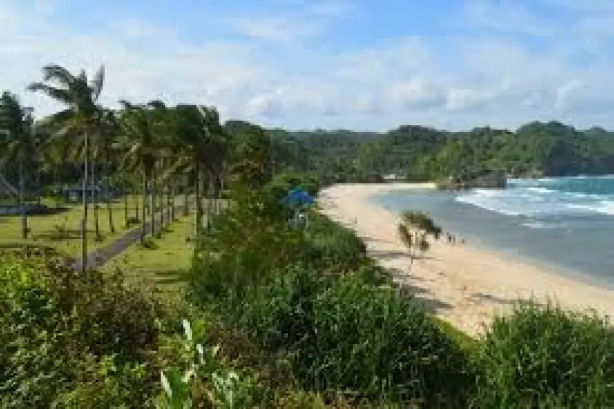 Pantai Srau, Potensi Wisata Unggulan Pacitan di Era Pariwisata Modern