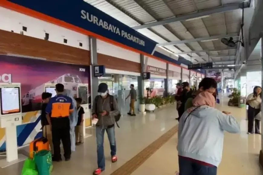 LIburan Maulid Nabi Muhammad, 8.142 Penumpang Penuhi Stasiun Pasar Turi